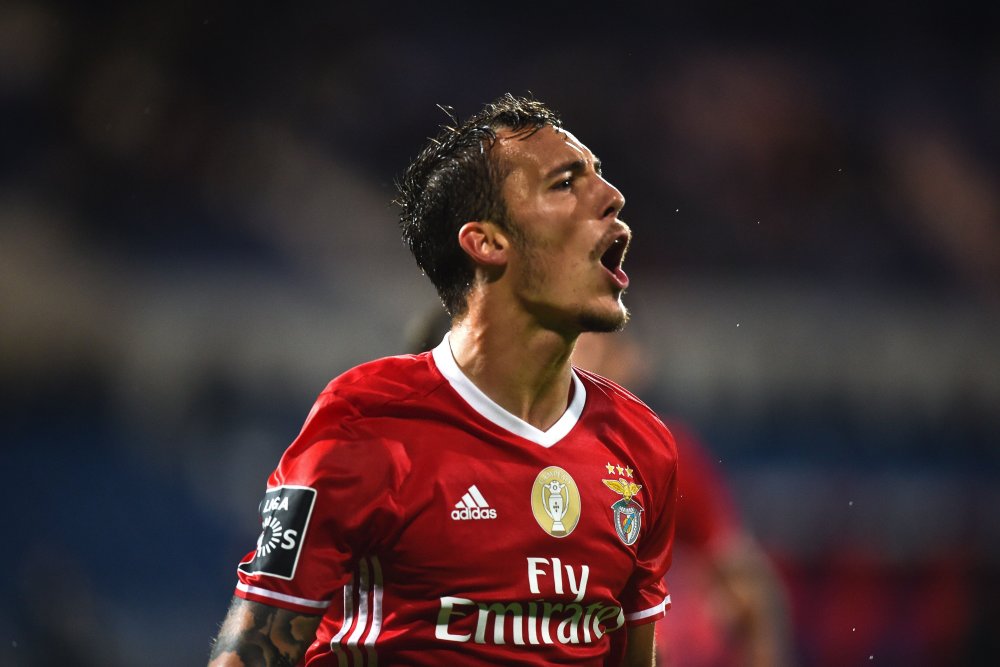 里程碑夜！瓦伦西亚主帅复盘，葡超窗口期刷纪录，质疑声仍在，纪律约束更严格的简单介绍